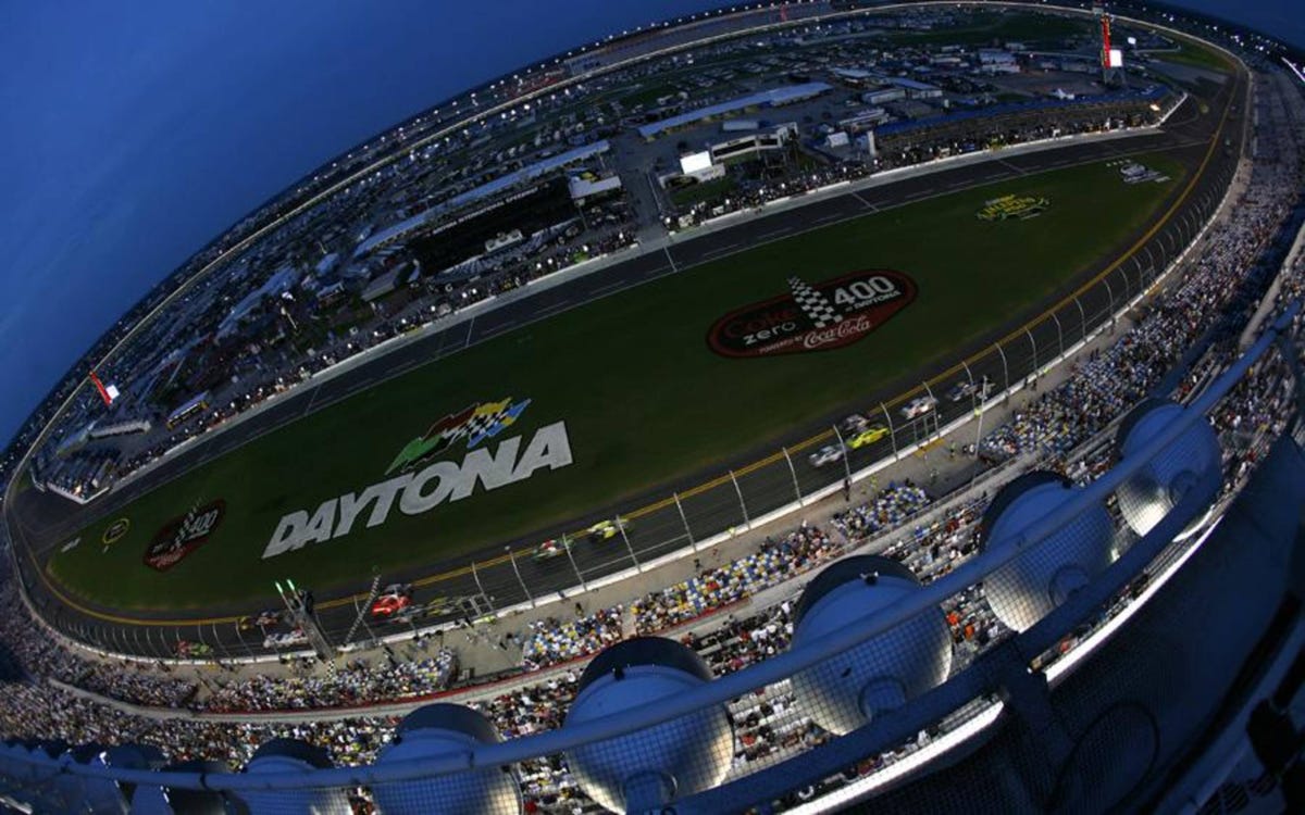 NASCAR moves Daytona duels to prime time