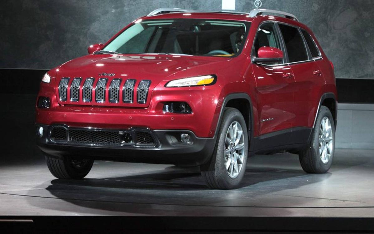 Марка джип. Марка Jeep Чероки 2014. Джип Чероки Латитьюд 2014. Jeep Cherokee Price us. Итальянские кроссоверы и внедорожники.