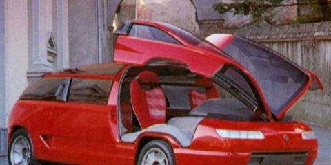 This week in 1988: Bertone reveals Lamborghini Countach-based minivan at  Turin