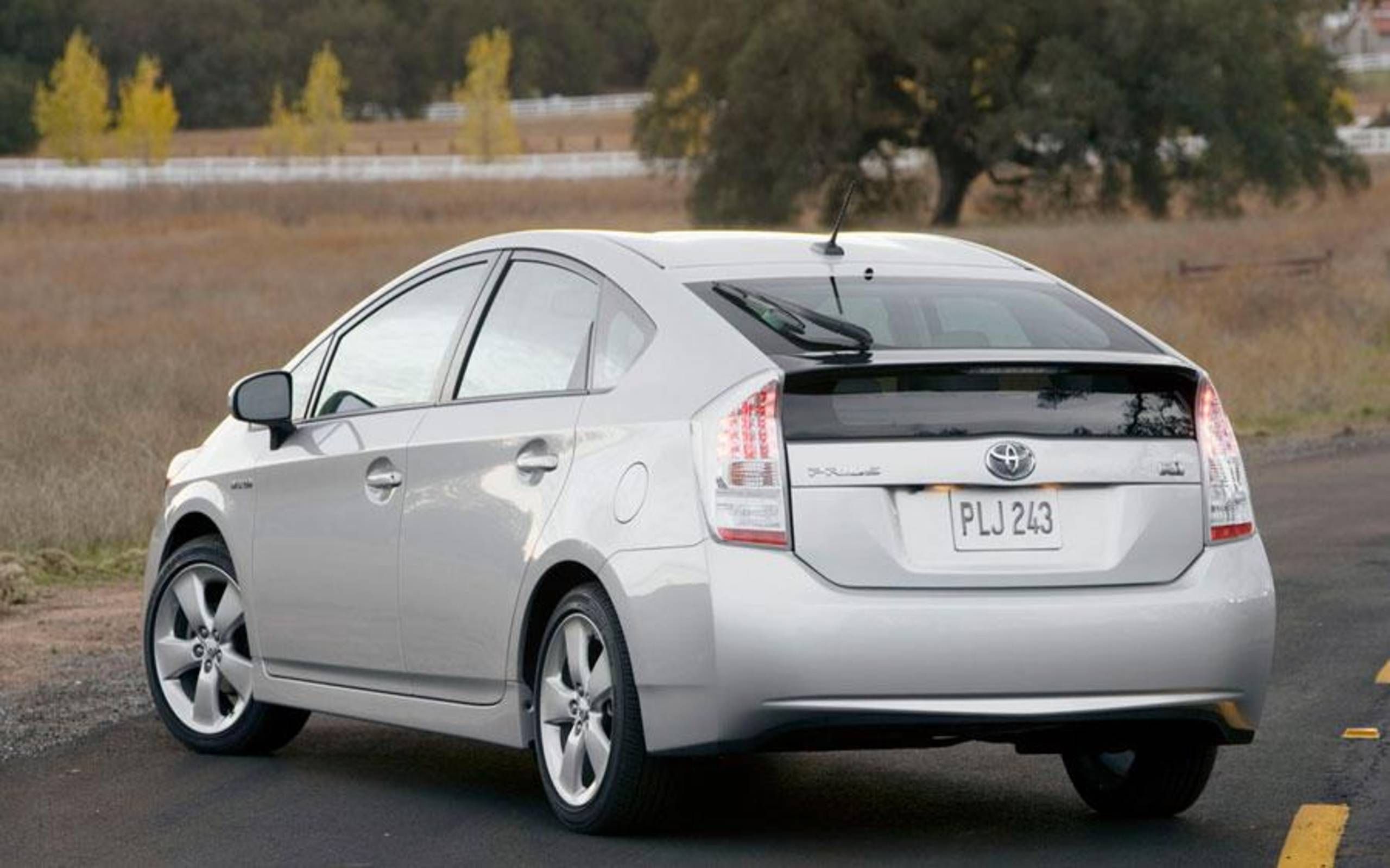 Toyota recalls 86 500 hybrids in the U.S 250 000 cars total