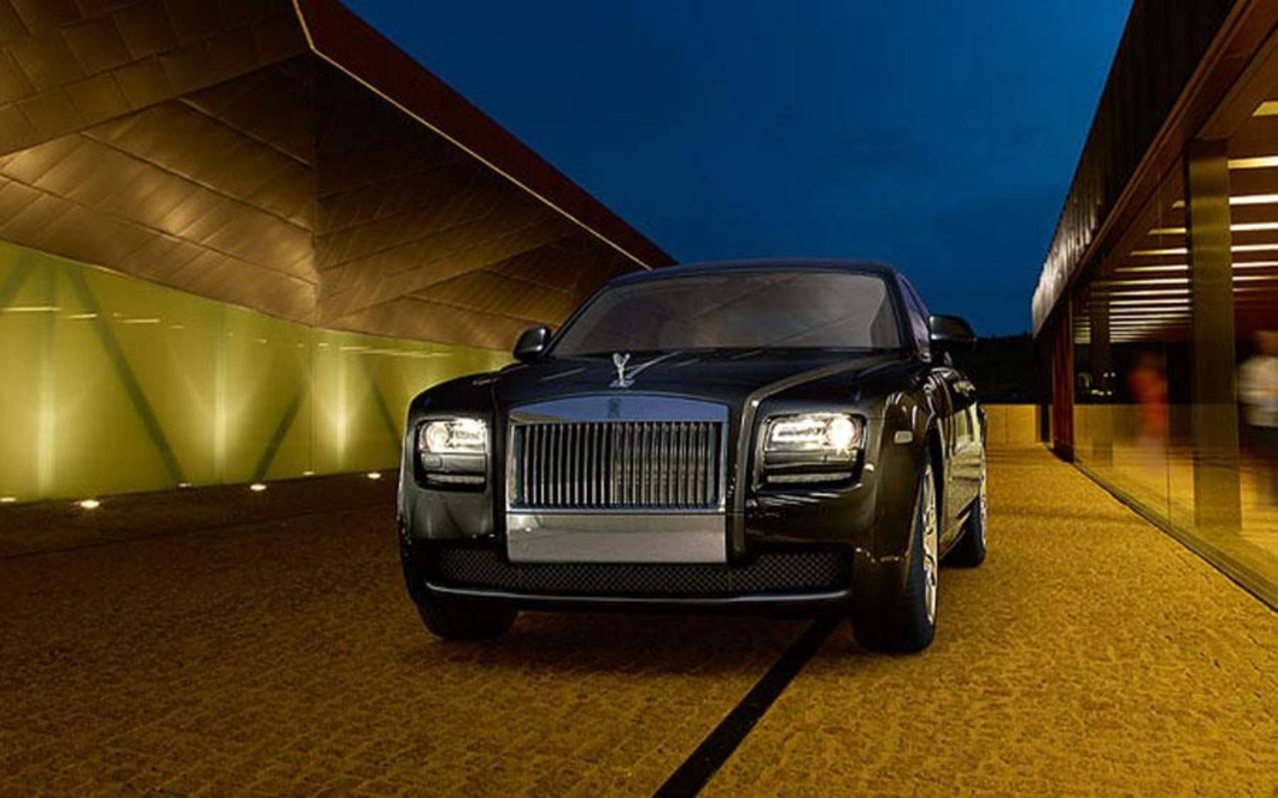 Rolls Royce Phantom spotted in Toronto Canada on 10142012