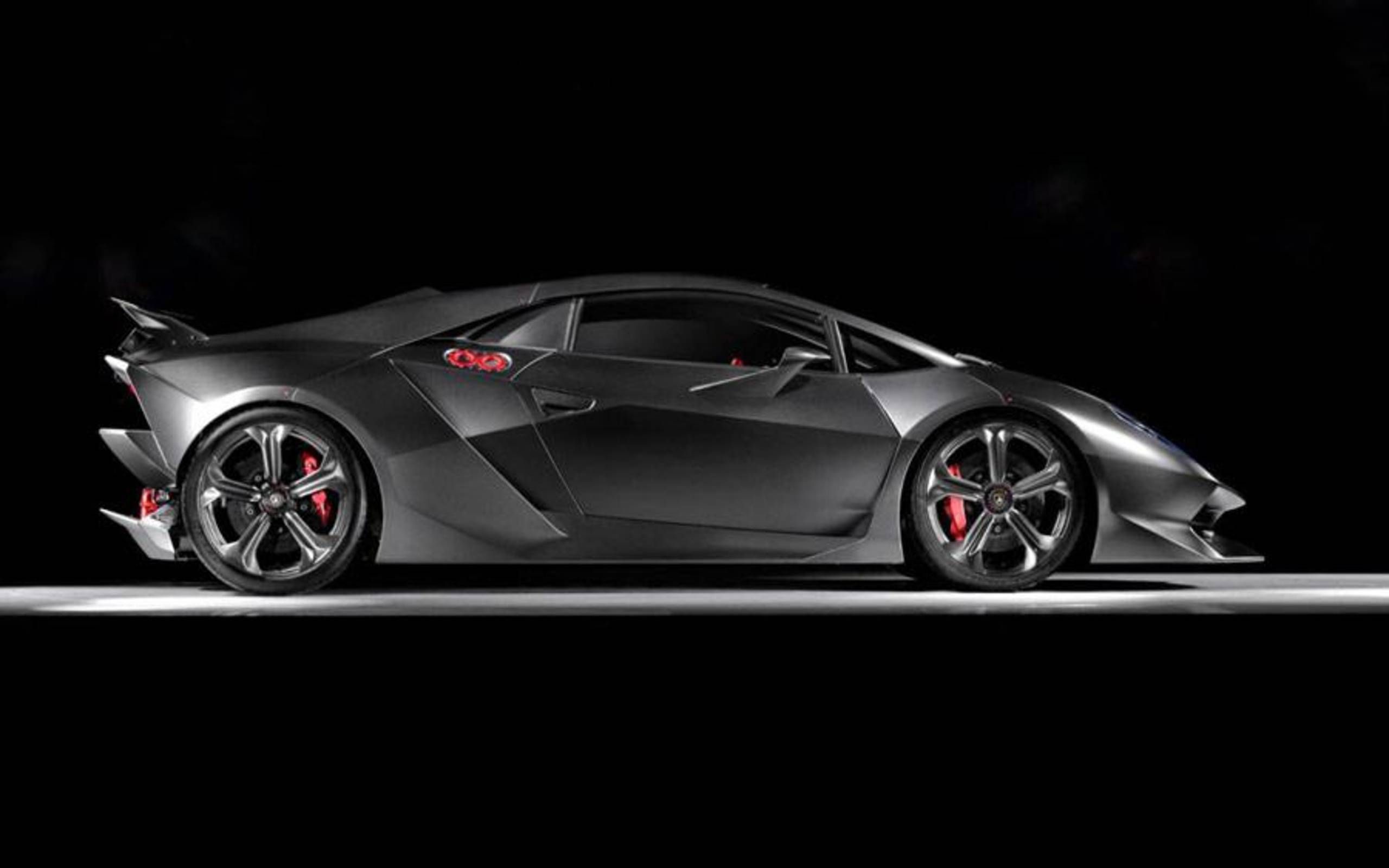 Watch: Lamborghini Sesto Elemento in action