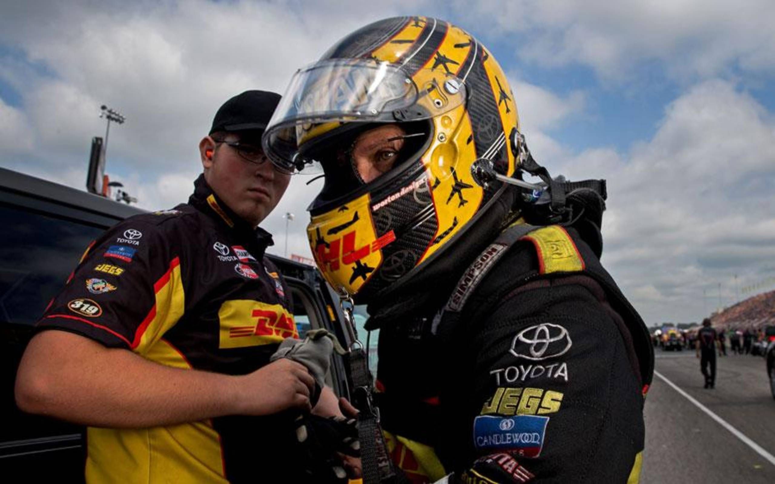 Del Worsham, foreground, spent last season as the crew chief for Alexis DeJoria's Funny Car effort with Kalitta Motorsports.