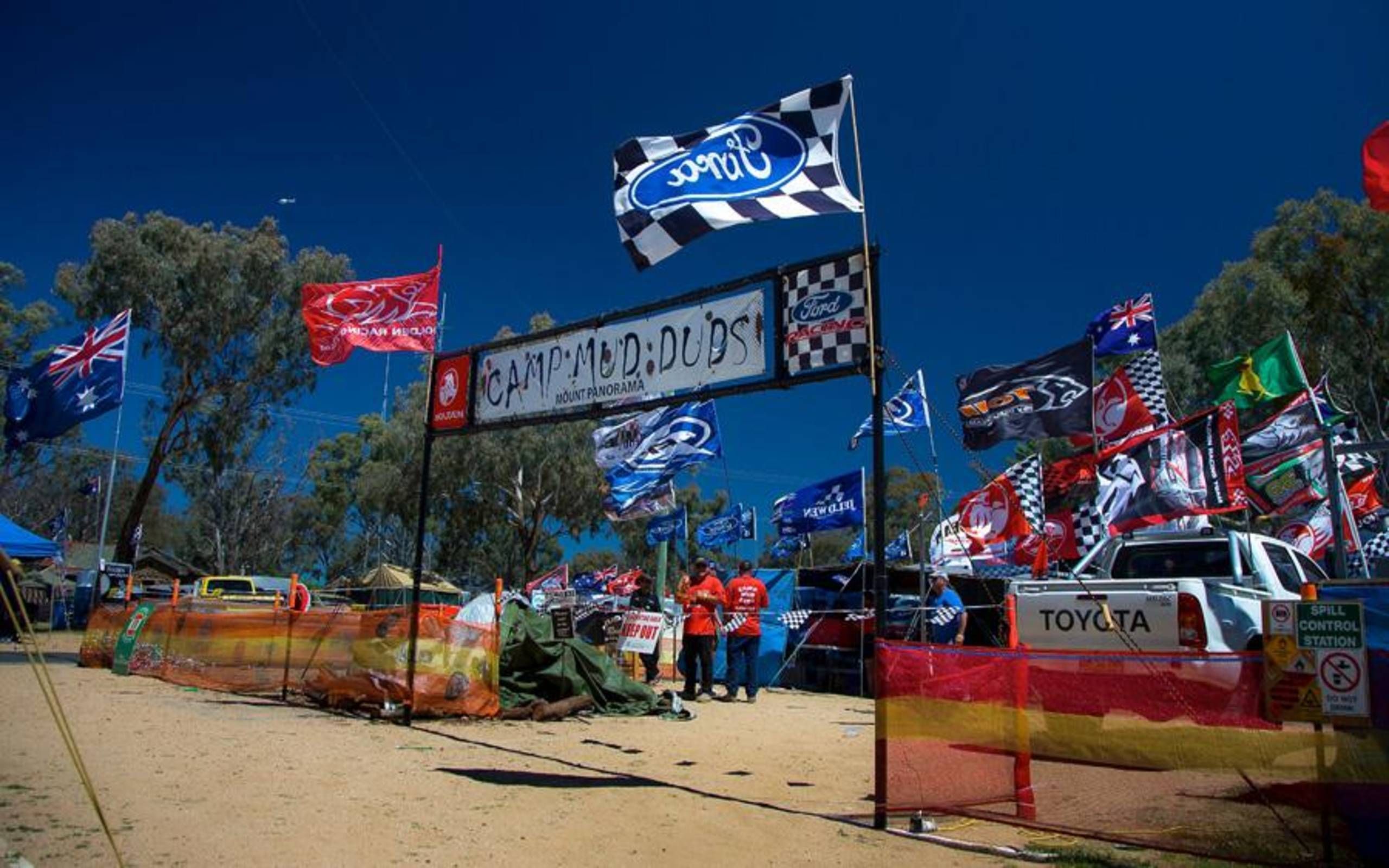 Bathurst 1000 and its fans show the world how it's done