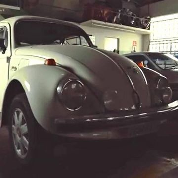 Is that an SP2 behind that Beetle? You bet.