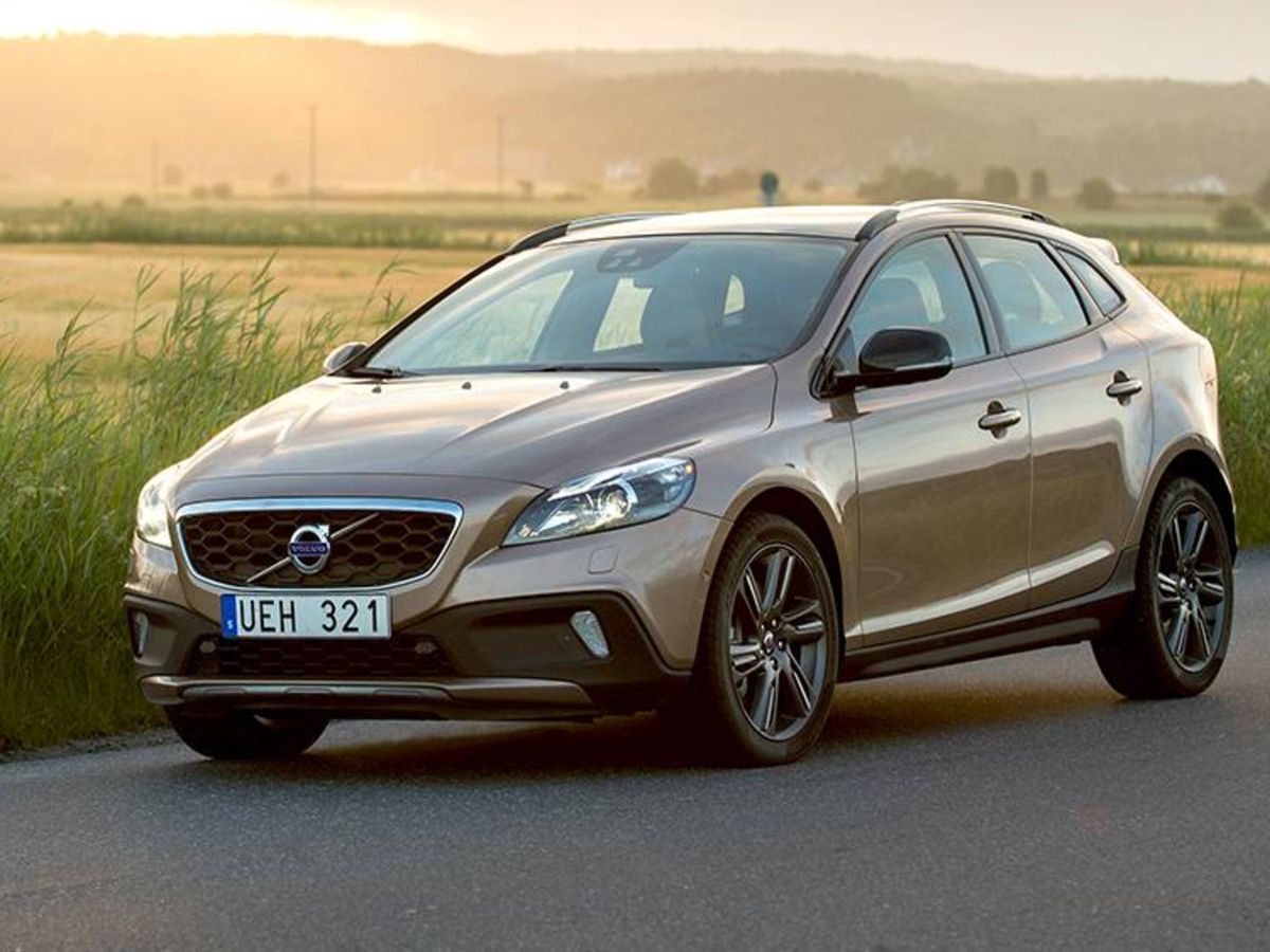 Vote: Would you buy this Volvo V40 Cross Country hot hatch?