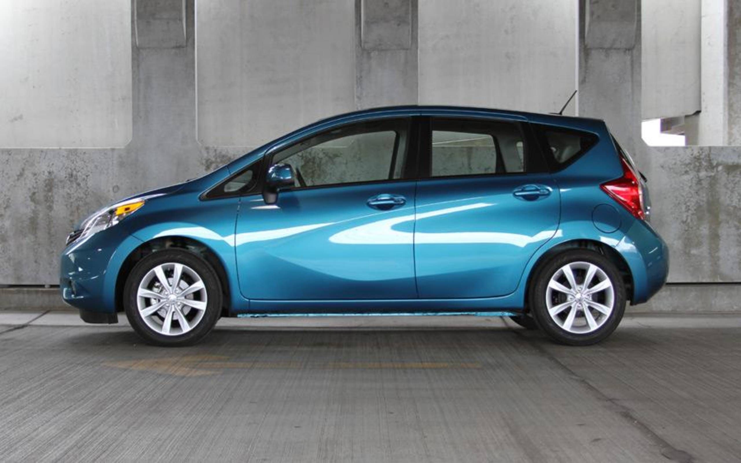 2014 nissan note sv