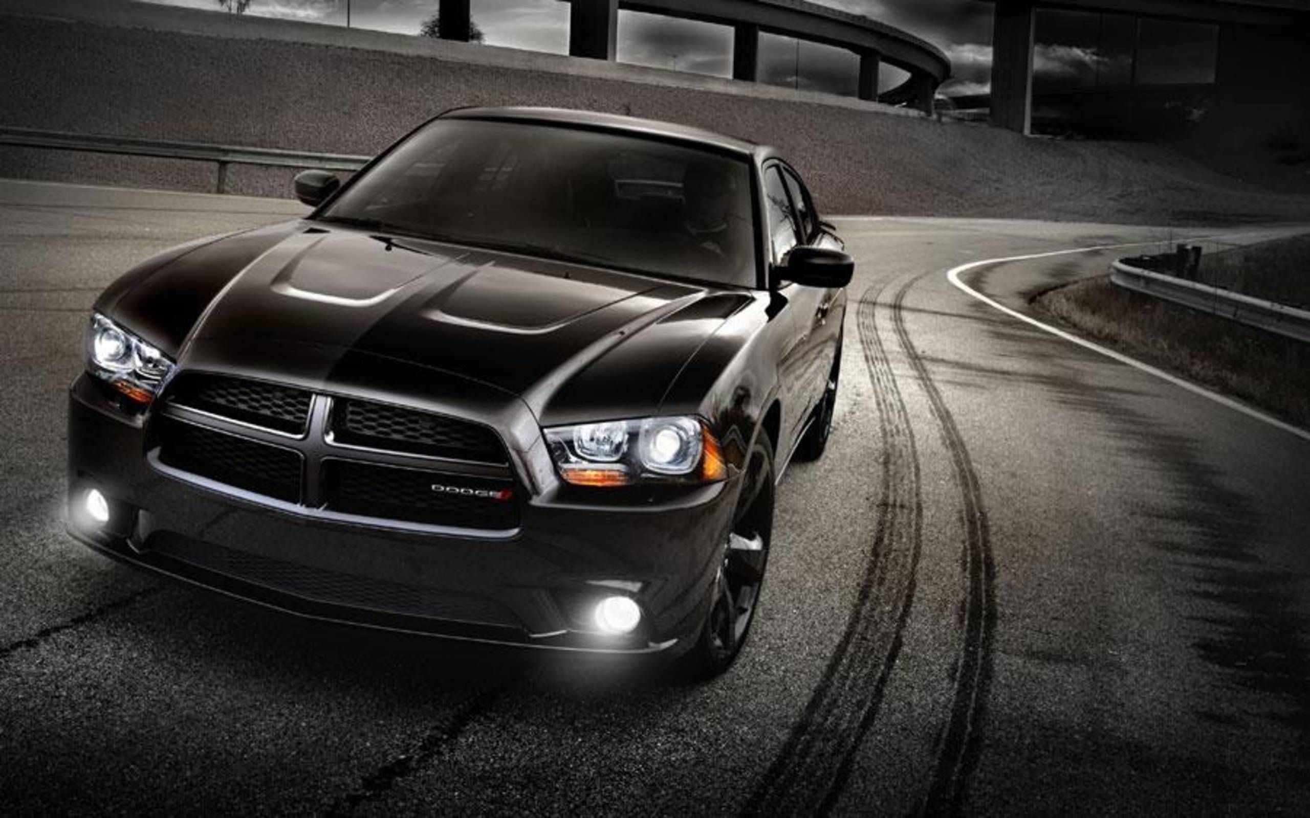How to Put 2014 Dodge Charger Se in Sport Mode 