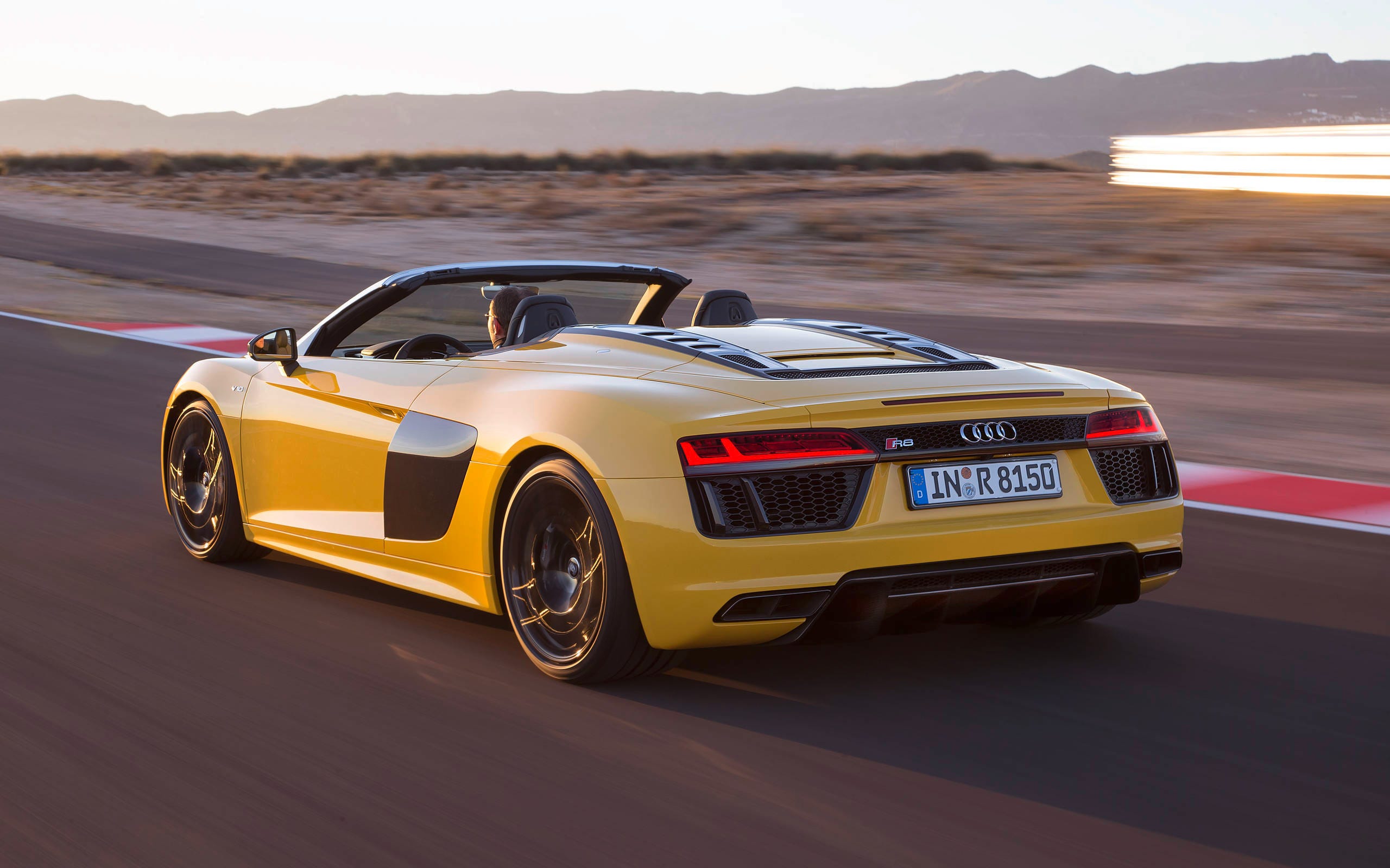 2022 audi r8 spyder top up