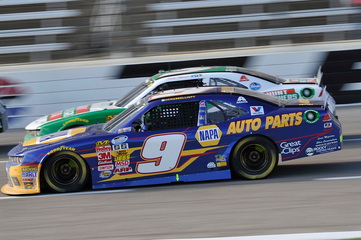 Chase Elliott looking to become first rookie to win Nationwide title