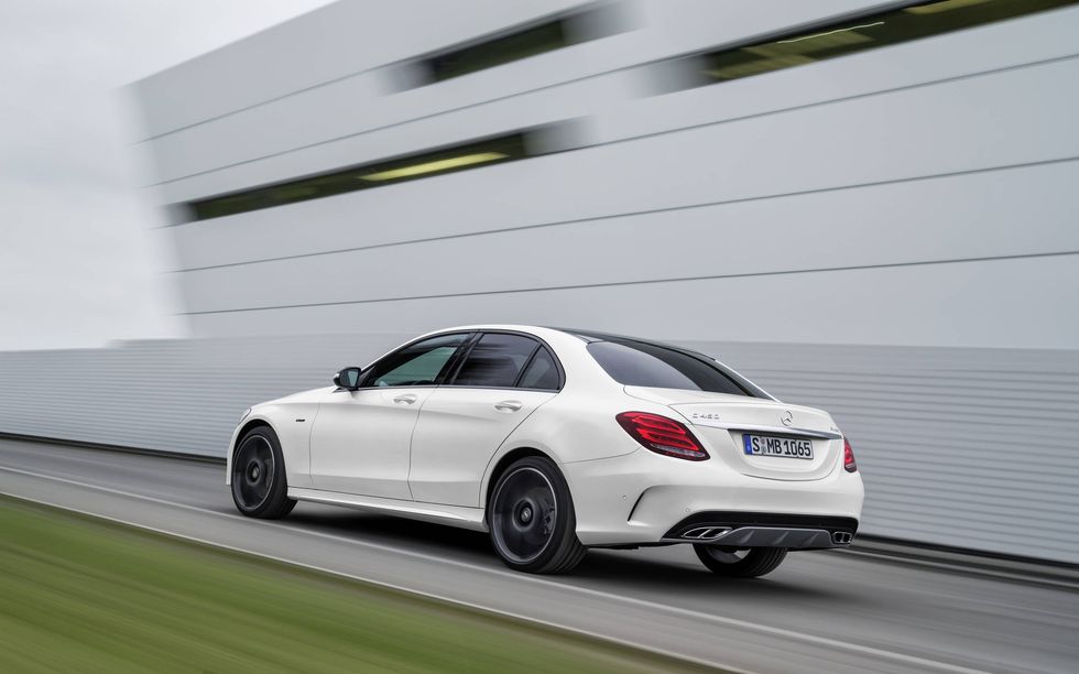 The new C450 AMG 4MATIC is based on the most powerful production model of the C-Class, the C400 4MATIC.