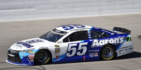 Doctors are treating blood clots in Brian Vickers' lungs with blood thinners.