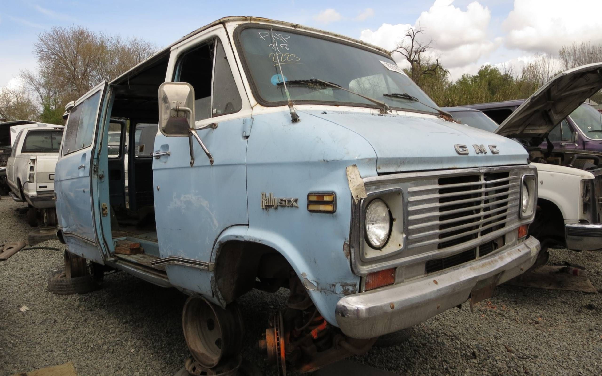 Reliving childhood vannin' through a junked 1973 GMC Rally STX