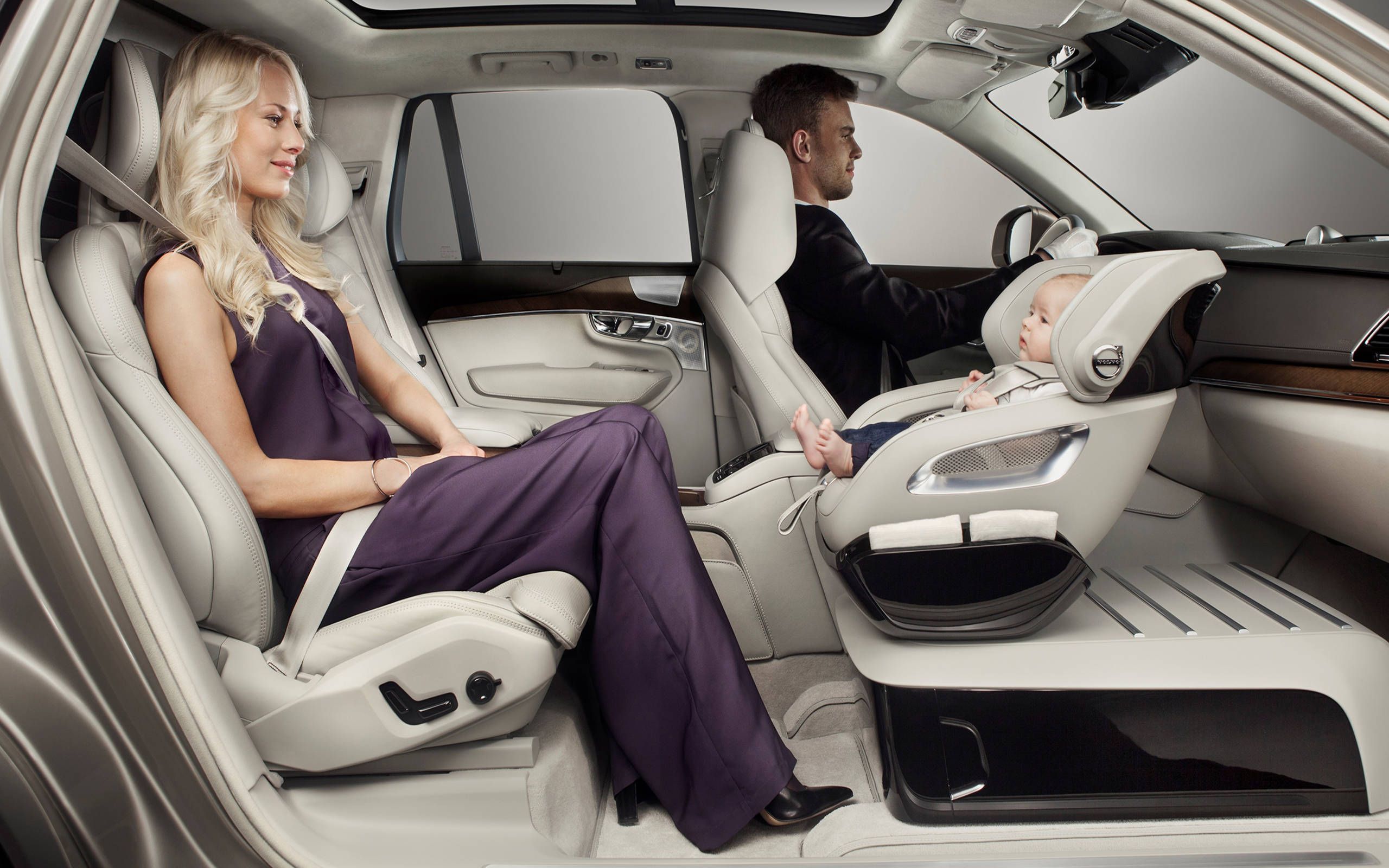 New volvo 2025 with car seat