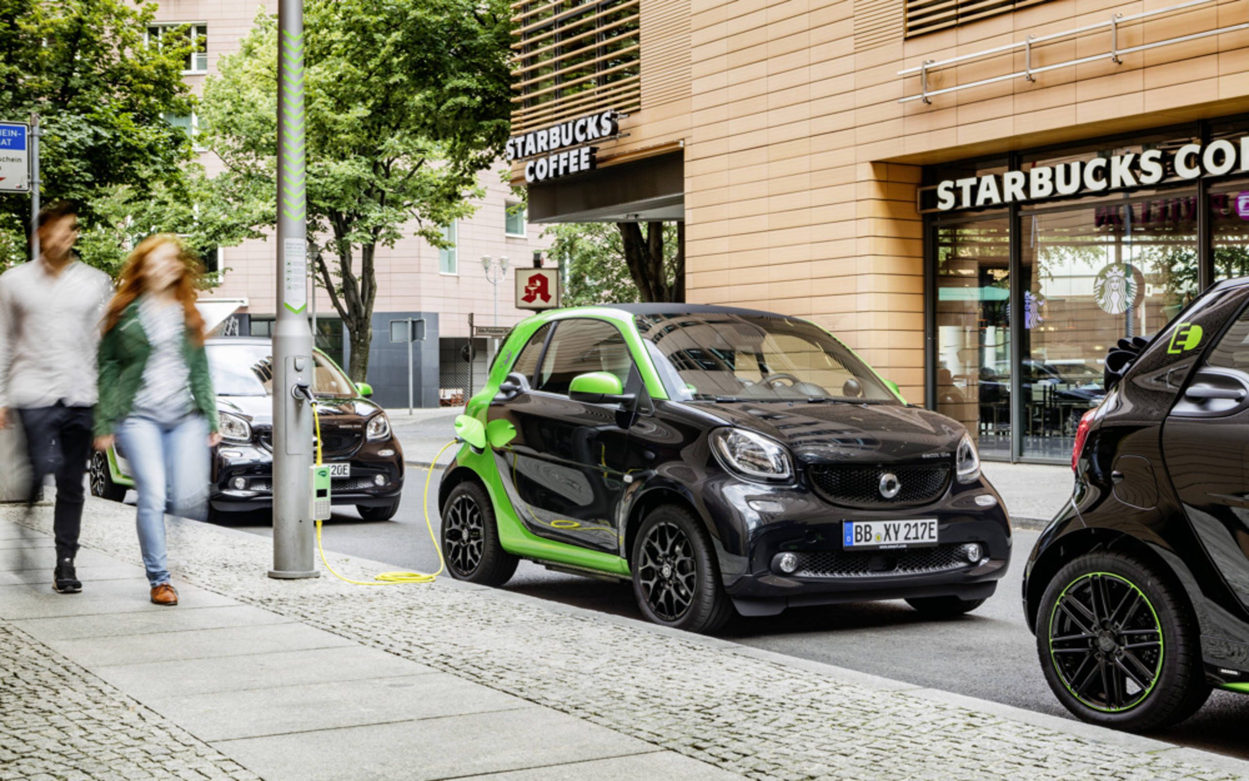 Can Enthusiasts Bond with EVs? Living with a Smart ForTwo Electric