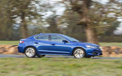 The 2016 Acura ILX is equipped with more features, more leading-edge technology and a major injection of Acura DNA.