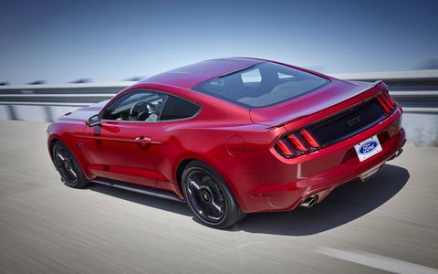 For the new model year, the 2016 Ford Mustang GT gets retro-inspired hood-mounted turn signal indicators. The California Special, Black Accent and Pony appearance packages also join the lineup. Further, Ford says it will offer the Performance Package to buyers of the 2016 Ford Mustang GT convertible.
