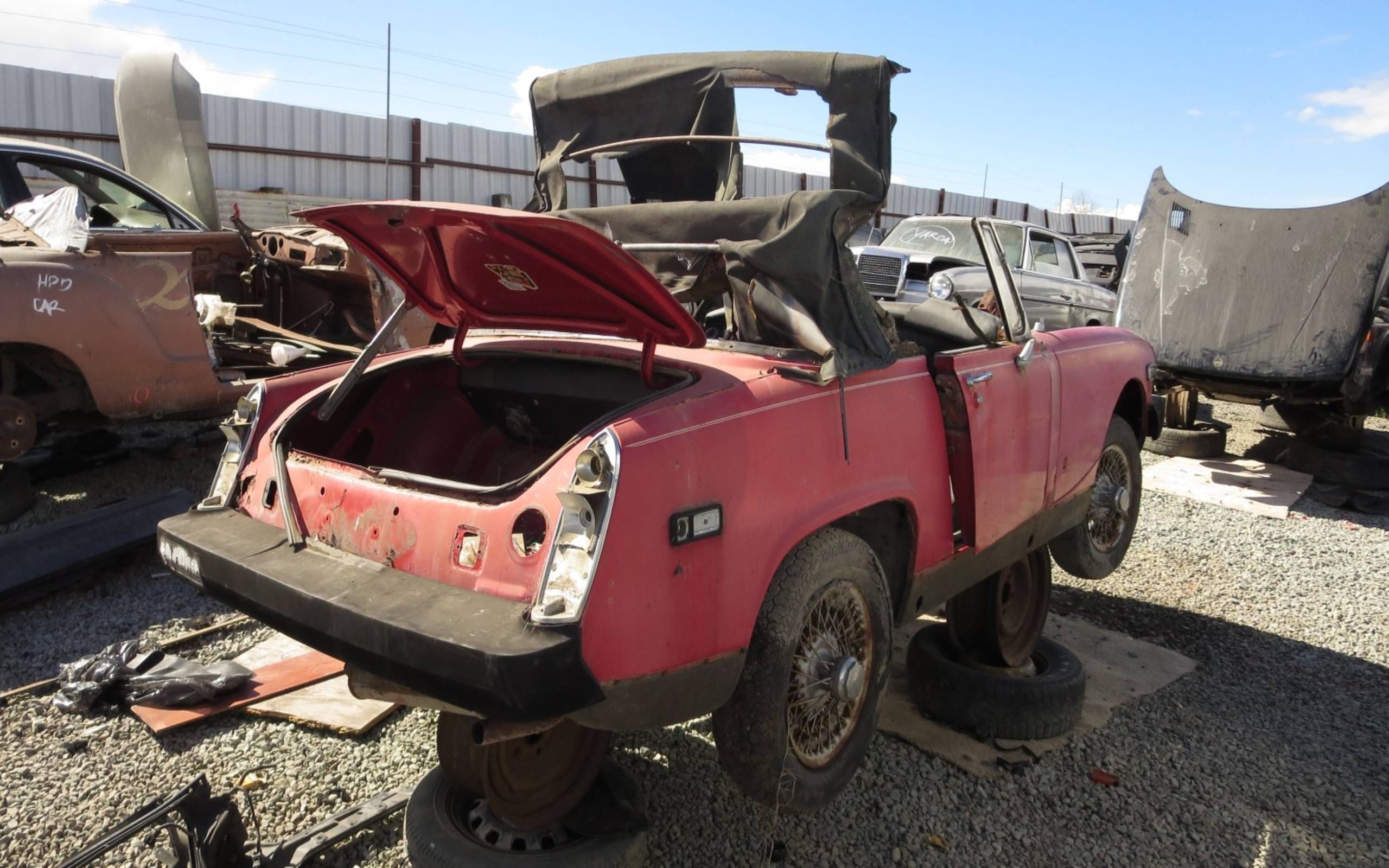 Junkyard Treasure: 1976 MG Midget