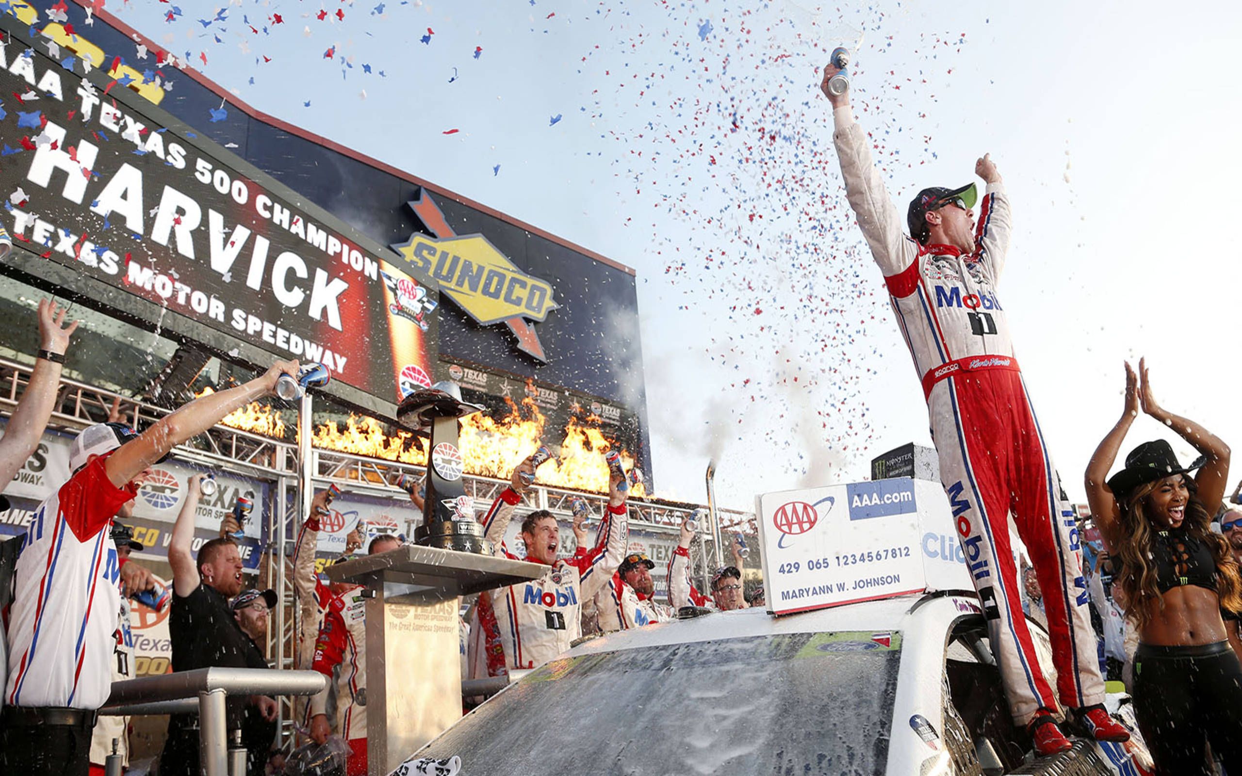 Kevin Harvick Scores NASCAR Playoff Win At Texas, Clinches Spot In ...