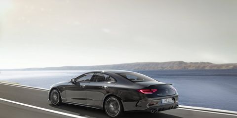 The 2019 Mercedes-AMG 53 models will get a turbocharged 3.0-liter I6 engine featuring an exhaust gas turbocharger and an electric auxiliary compressor. The engine generates 429 hp and delivers maximum torque of 384 lb-ft.