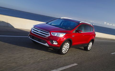 The 2017 Ford Escape is the first Ford vehicle to make Auto Start-Stop technology standard with either of the two EcoBoost offerings – a 1.5-liter engine and a 2.0-liter twin-scroll. Auto Start-Stop shuts off the engine during common stops, so the vehicle burns no gas and emits zero tailpipe emissions, restarting automatically when the brake pedal is released.