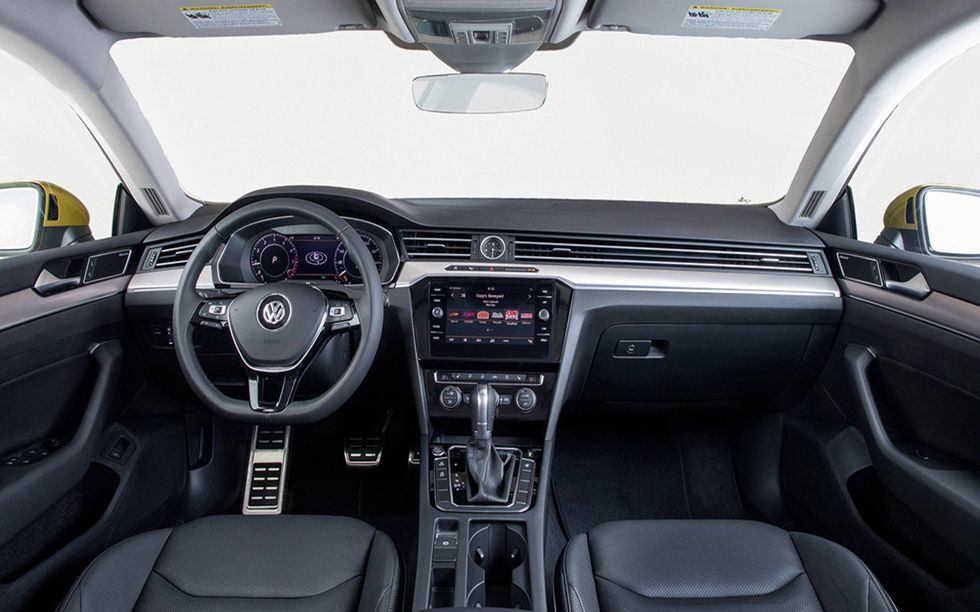 Chicago auto show: Volkswagen reveals 2019 Arteon mid-size car to