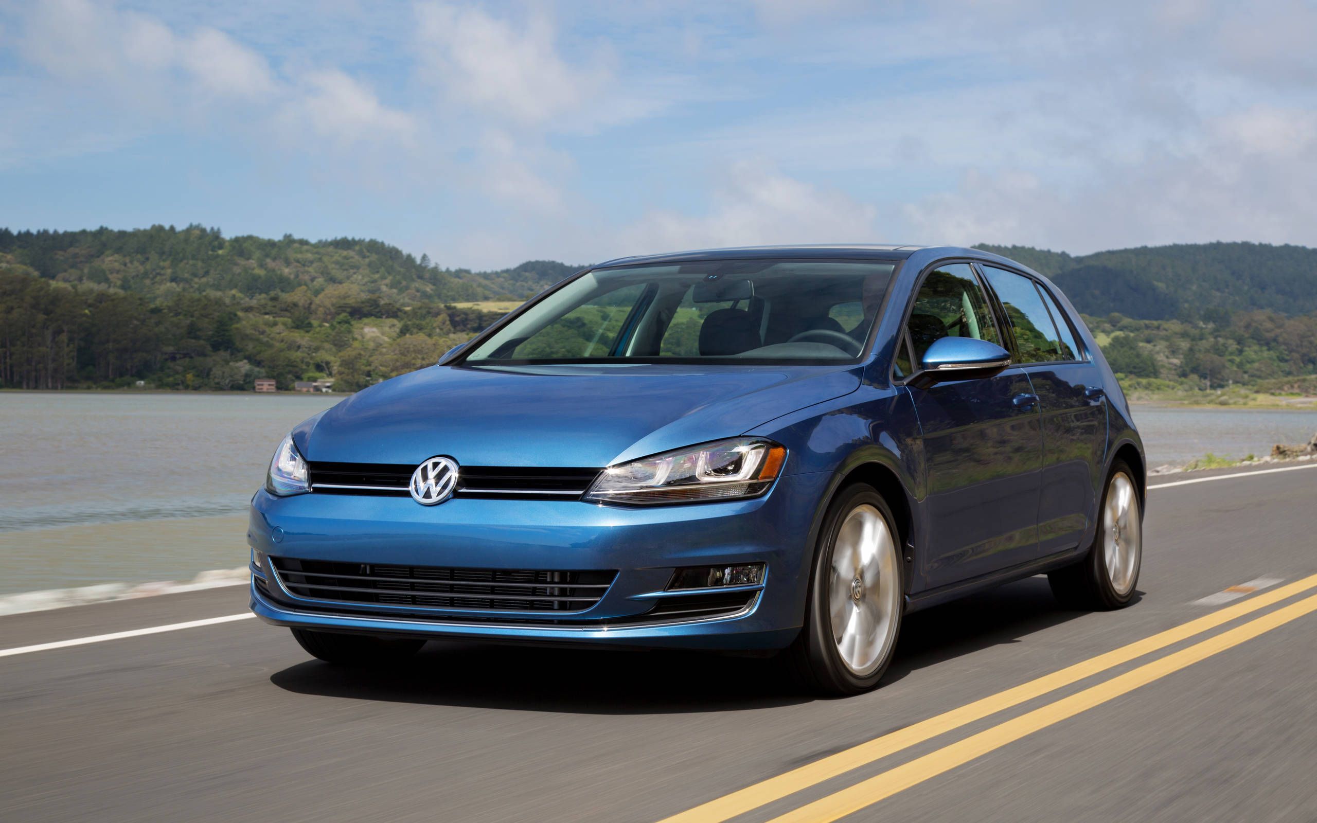 Volkswagen купить воронеж. Golf 2015 1.8 TSI. Фольксваген 10.4. Volkswagen 10.6. VW Golf 8 TSI.