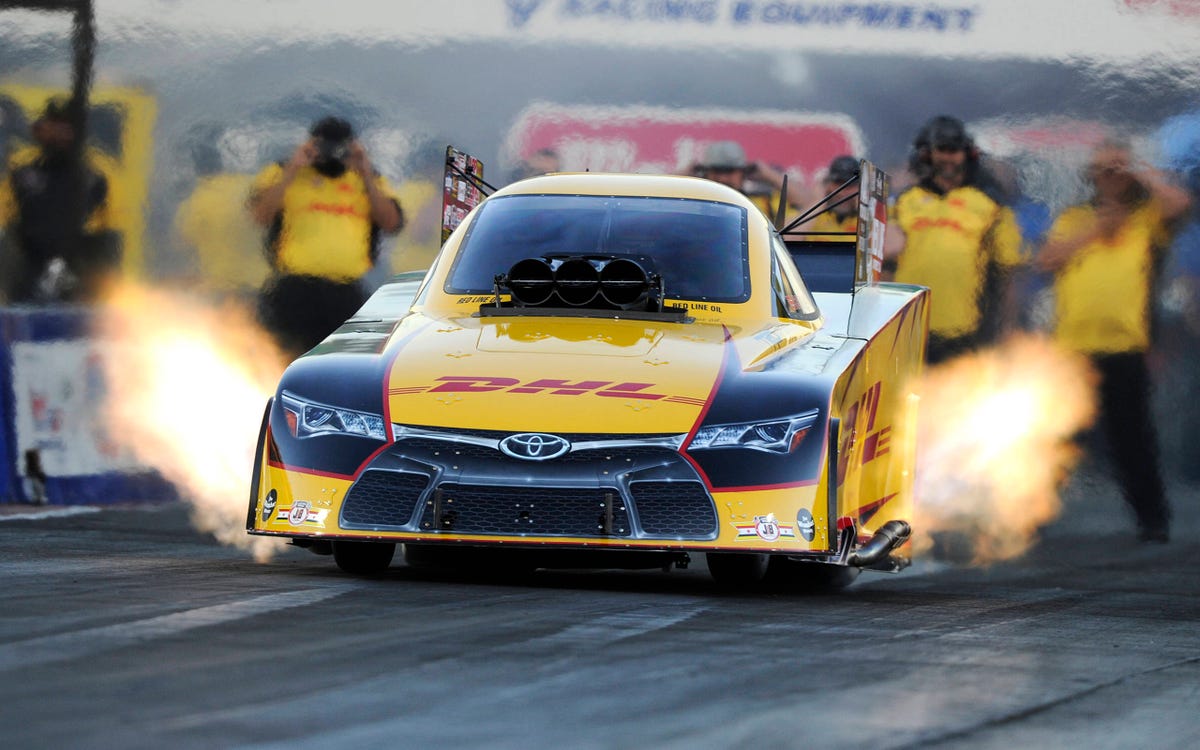 2015-funny-car-champion-del-worsham-leaving-kalitta-motorsports