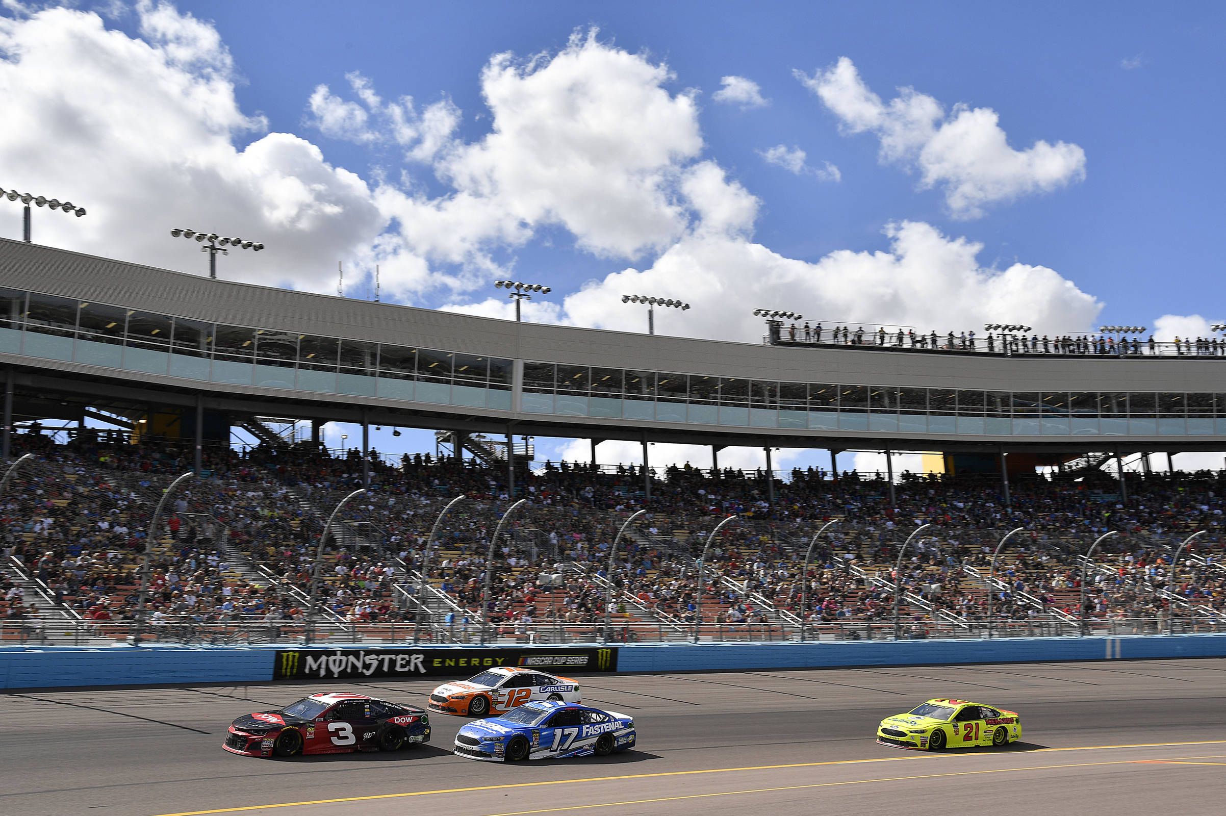 Unusual MLB/NASCAR Partnership for O'Reilly Auto Parts 300