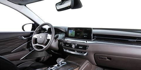 Inside the 2019 Kia K900 luxury sedan