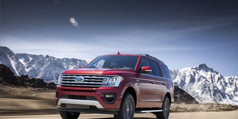 Under the hood of the 2018 Ford Expedition XLT and Limited is a twin-turbocharged 3.5-liter EcoBoost V6 now rated at 375 hp and 470 lb-ft of torque. It’s paired to a 10-speed automatic.