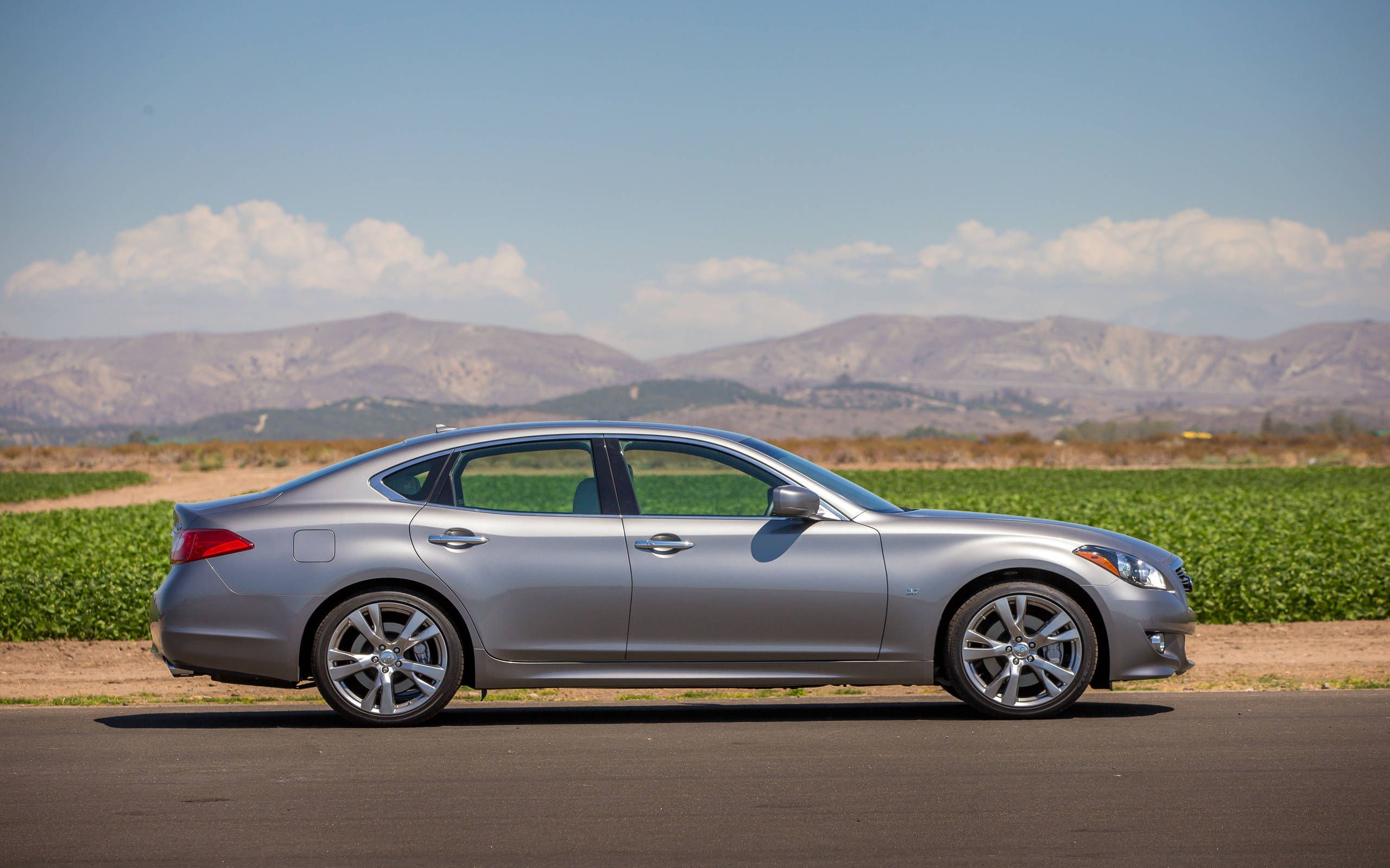 2014 Infiniti Q70 3.7 Review Notes