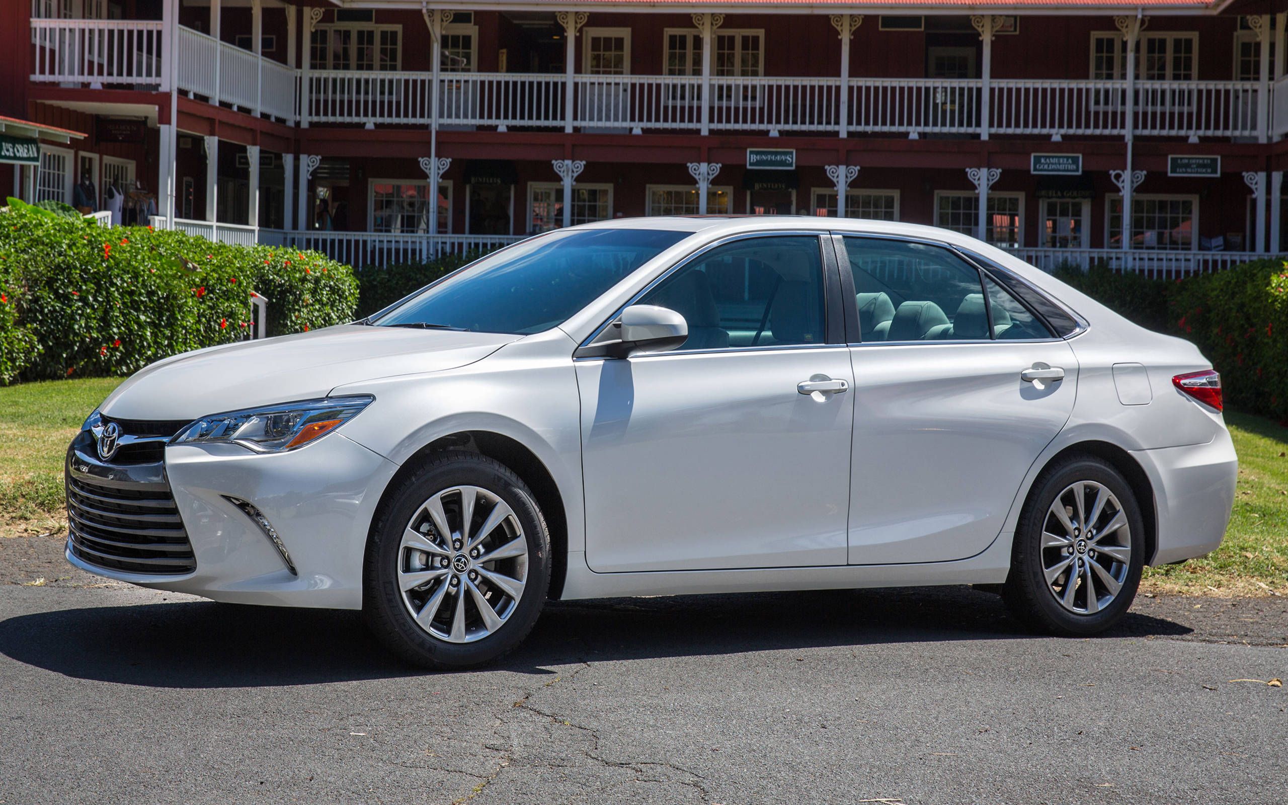 Toyota Camry SX 2015