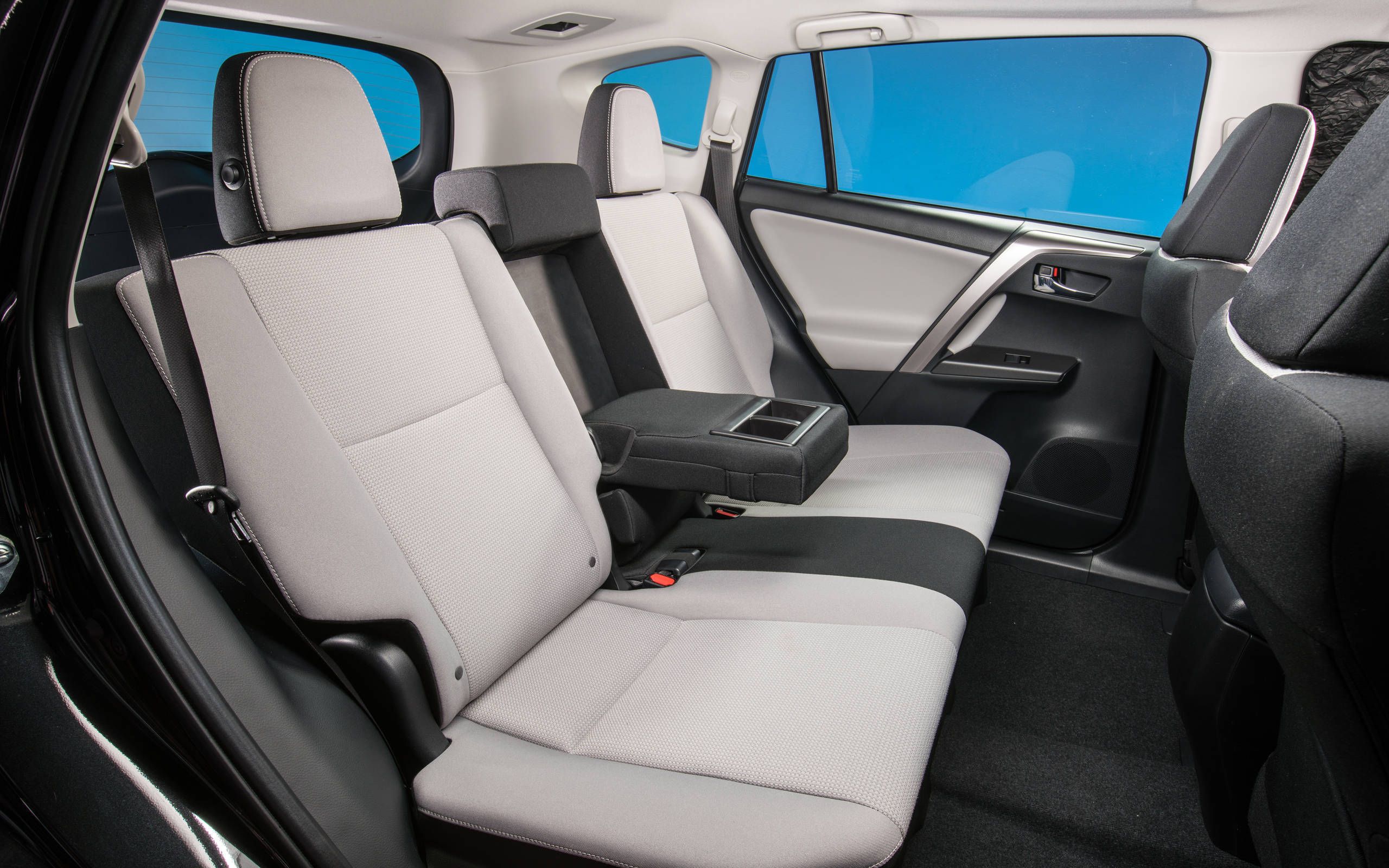 Gallery 2017 Toyota Rav4 Hybrid Interior