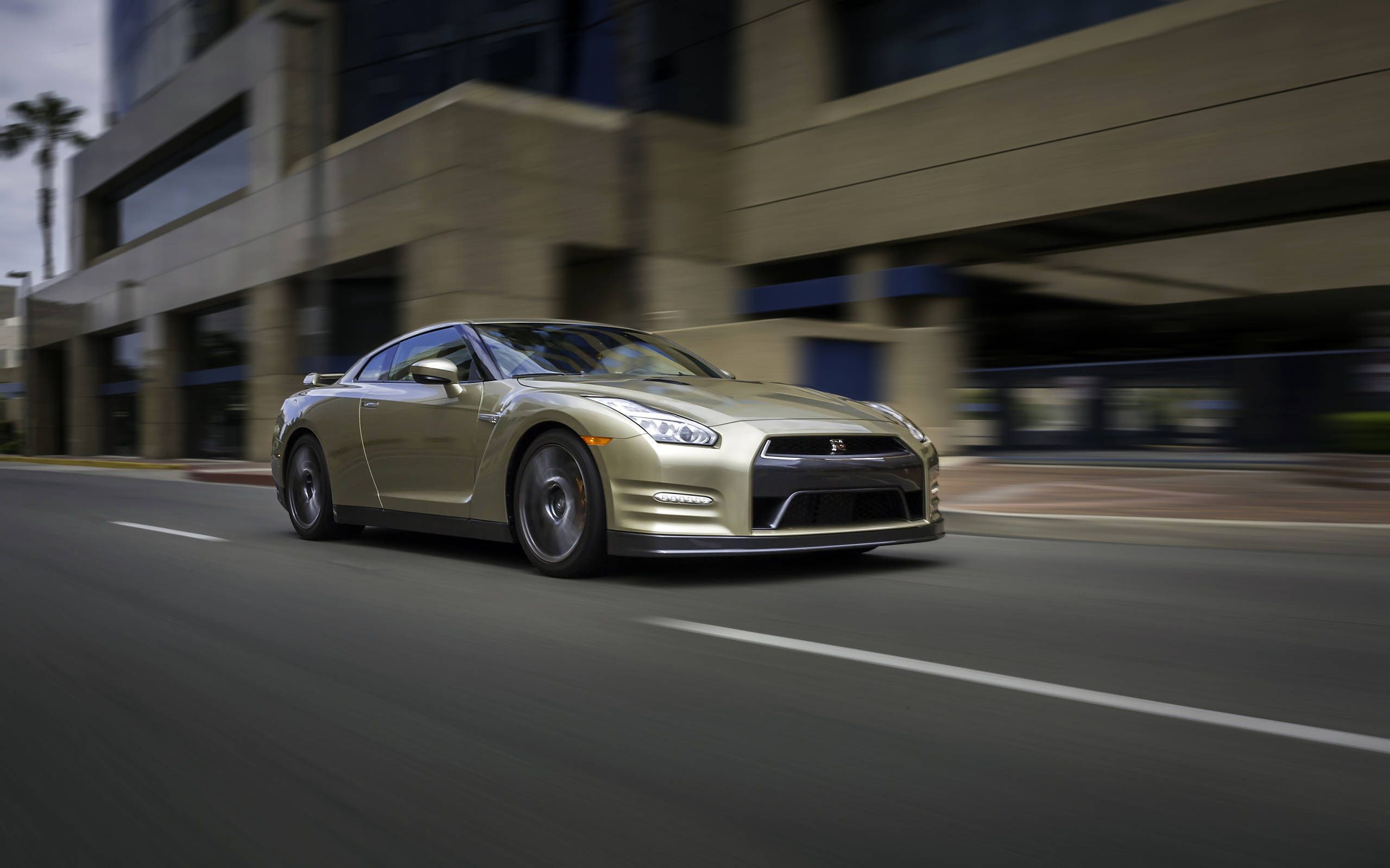 Gallery: 2016 Nissan GT-R Premium