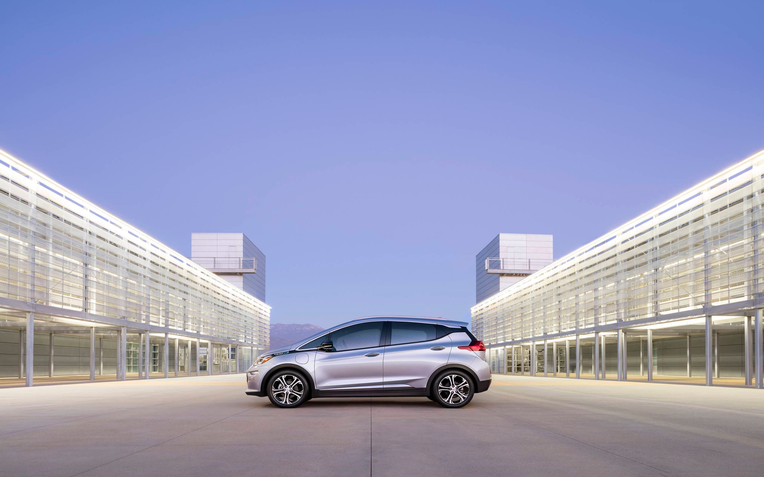 US EV Sales Need a Boost to Cross the 1-Million Unit Mark this Year