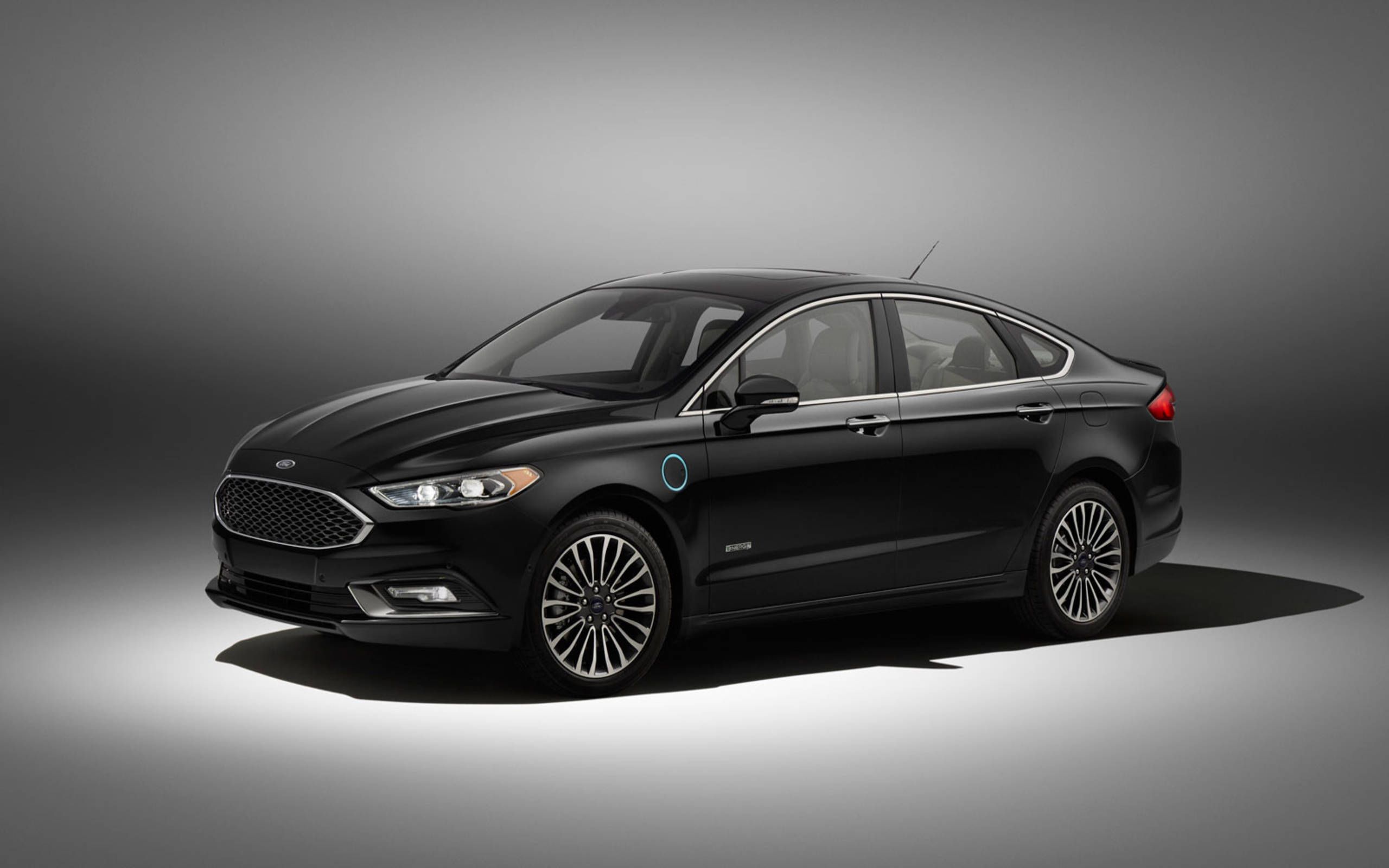 2017 Ford Fusion Hybrid Review & Ratings