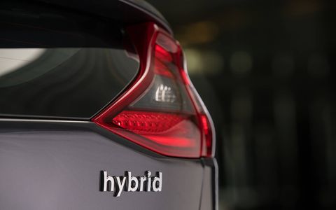 Under the hood of both the Ionic Hybrid and Plug-in Hybrid is the company’s 1.6-liter direct-injected four-cylinder engine with 104 hp and 125 lb-ft of torque paired to the aforementioned six-speed dual clutch transmission. The hybrid uses a 32 kW electric motor and a 1.56 Kwh battery pack fitted underneath the backseat.