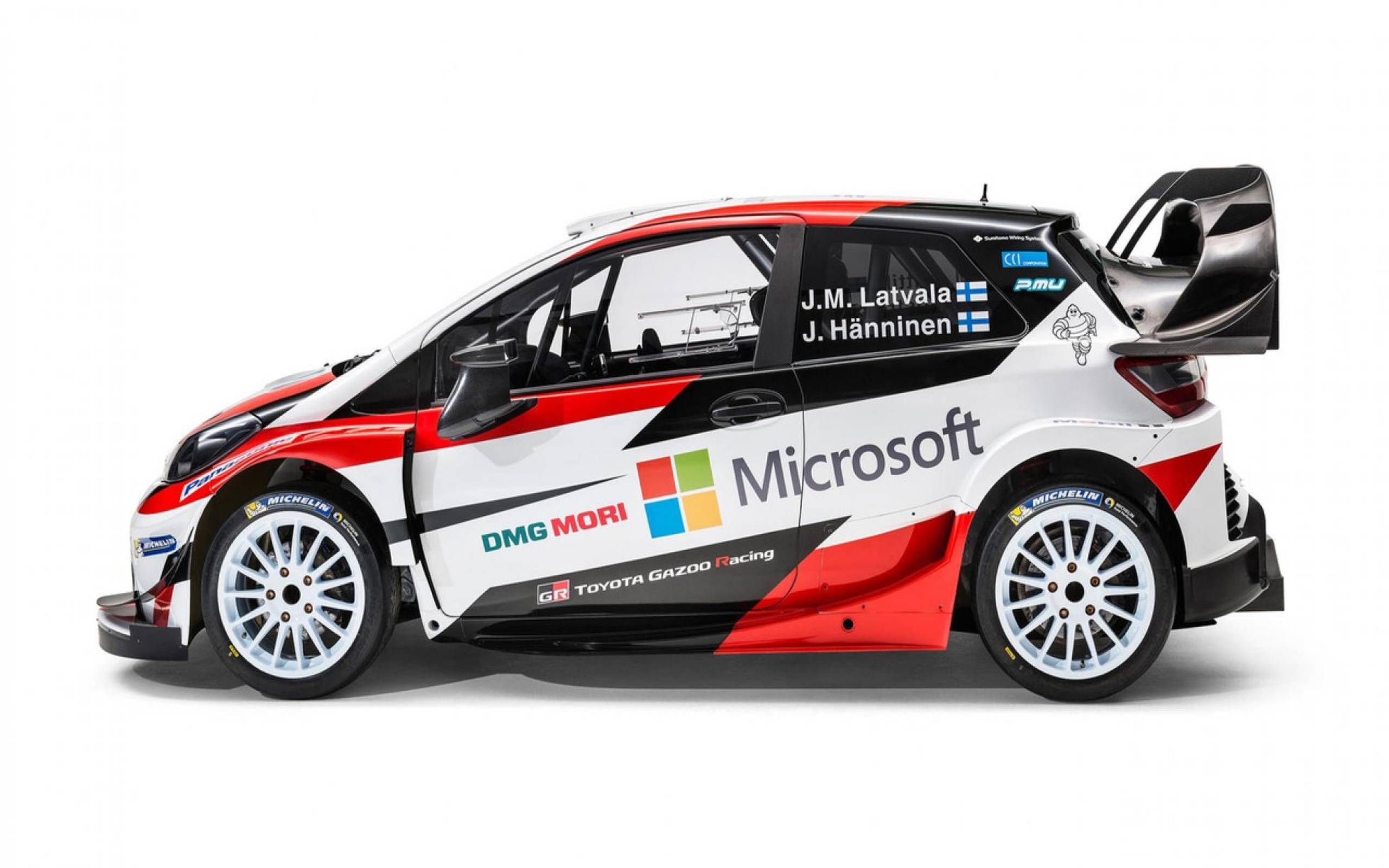 トヨタ GRヤリス WRC 2017 YARIS GAZOO Racing The 2017 Toyota Yaris WRC could double as an aircraft carrier