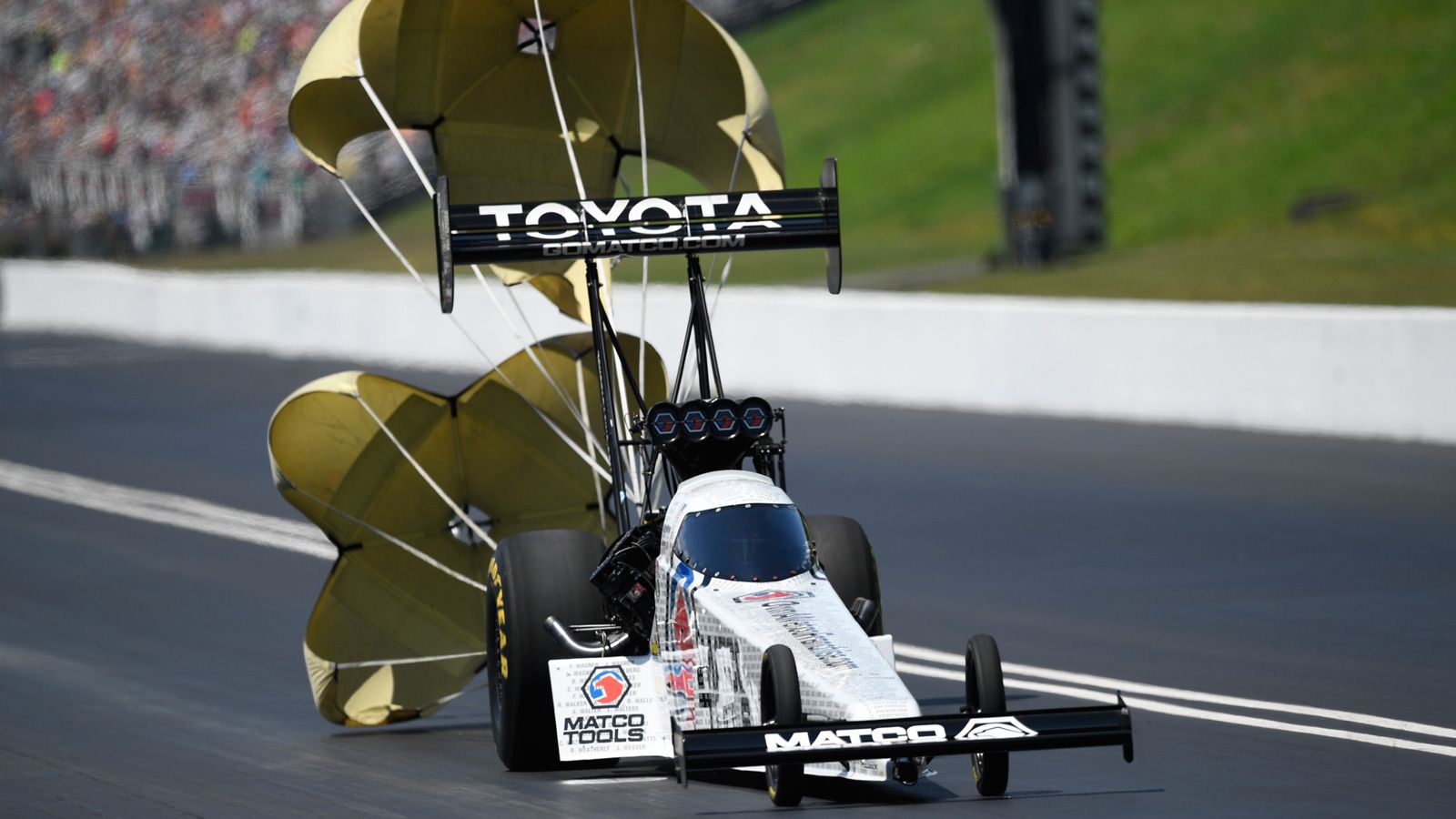 The anatomy of an NHRA pass Top Fuel champion Antron Brown breaks it down