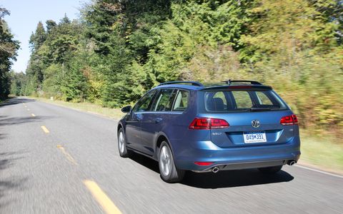 The 2017 Volkswagen Golf SportWagen features a turbocharged and direct-injection 1.8-liter gasoline unit making 170 hp, mated to either a five-speed manual or a six-speed automatic transmission.