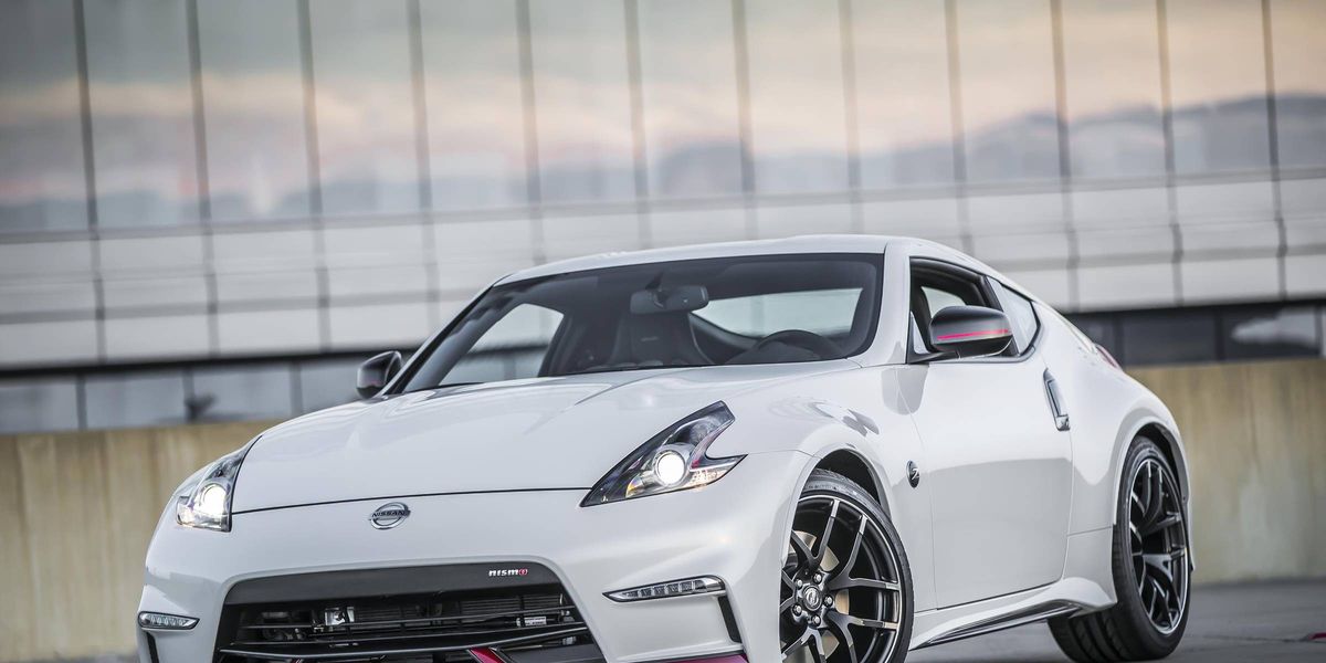 18 Nissan 370z Nismo Essentials I Should Love This