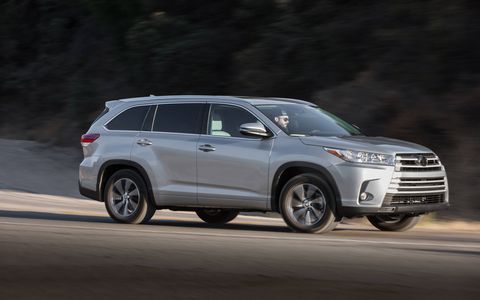 For 2017, all Highlander models receive revised front and rear styling and enhanced interior convenience and comfort.