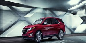 The 2018 Chevrolet Equinox shrinks and adds a diesel engine to the option sheet.