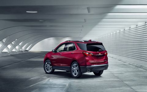 The 2018 Chevrolet Equinox shrinks and adds a diesel engine to the option sheet.