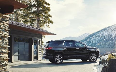 The 2018 Chevrolet Traverse comes with either a 3.6-liter V6 making 305 hp and 260 lb-ft of torque or a 2.0-liter turbocharged I4 making 255 hp and 295 lb-ft of twist.