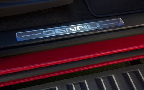 This 2018 GMC Caynon Denali has 2.8-liter diesel and is capable of towing 7,600 pounds.