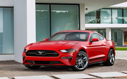 Drag Strip mode is primarily controlled by the transmission and delivers a significant acceleration boost, eliminating the lost time usually associated with automatic shifting, says Ford.