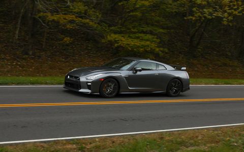 The 2018 Nissan GT-R Pure, Premium and Track Edition grades are equipped with an advanced 3.8-liter DOHC 24-valve V6 rated at 565 horsepower and 467 lb-ft of torque, dual-clutch sequential 6-speed transmission, electronically controlled ATTESA E-TS all-wheel-drive system.