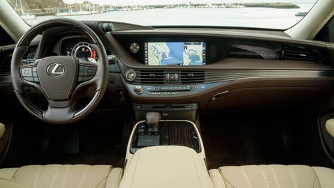 19 Lexus Ls 500 A Suitably Cushy Flagship With A Polarizing Visual Edge